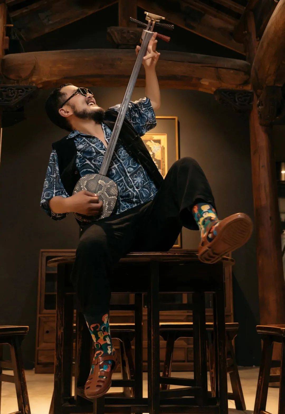 妹妹无心一句话,触发西北歌手张尕怂,写出《早知在家待这么久》