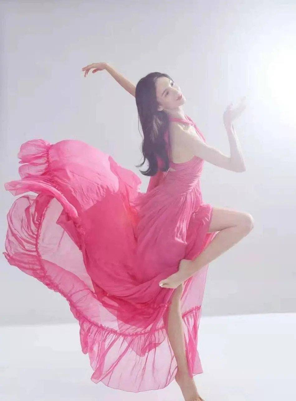 仙女|金晨官宣加盟《舞蹈生》，花絮中一身桃粉色仙女纱裙，柔美动人