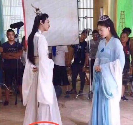 鞠婧祎|考验眼力！隐形内增高厚度大起底，明星们一个比一个敢穿！