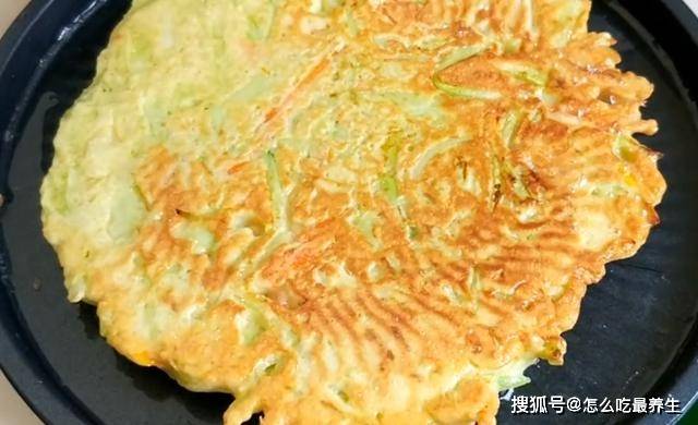 做法|2根黄瓜，2个鸡蛋，8分钟解决全家早餐，开锅一瞬间，口水流下来