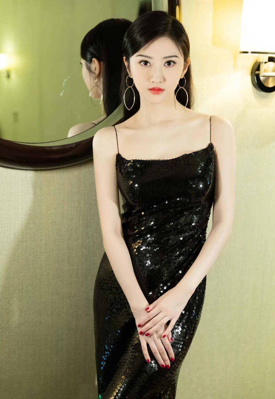 景甜|陶虹景甜的深V造型,真的又美又大胆