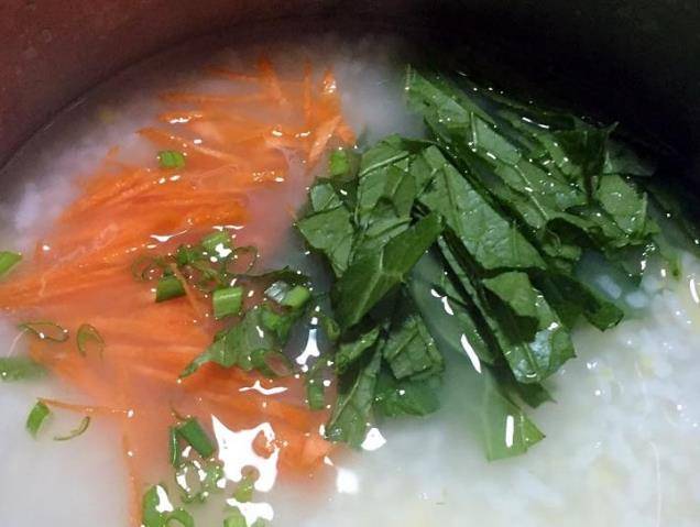 蔬菜|早餐多给孩子吃此菜，简单好做，放入锅中搅一搅，能促进生长发育