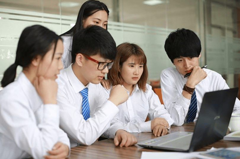 专业收入排行_“高收入”大学专业排名,数学类竟成垫底,榜首月薪上万不是梦(2)