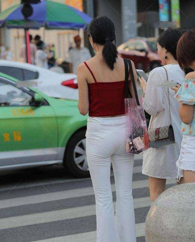 样式|瑜伽裤带来魅惑体态，显瘦又有气质，甜美气息尽显