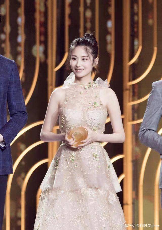 透视|颖儿身材真有“料”，穿透视薄纱连衣裙，肤白貌美气质好撩人