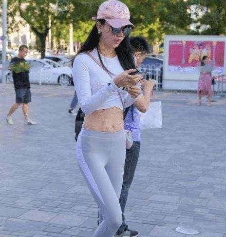 黑色|时尚穿搭打底裤，游走在高贵与活泼之间，可甜可咸