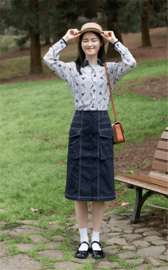 身材|夏天错过就遗憾的“高腰裙”这样穿，显瘦又增高，适合小个子借鉴