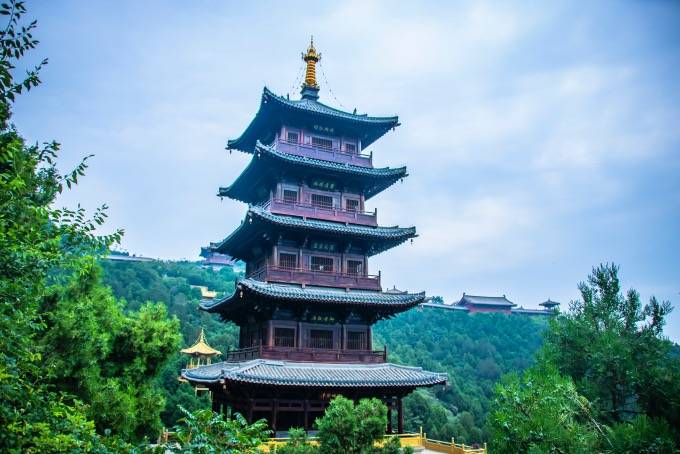 树木|山西太原有一座太山，山势陡峭，景色宜人，隐藏有众多文物古迹