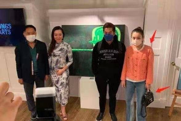 郭富城|郭富城夫妇合体!他穿千元平价卫衣真低调,方媛浑身大牌像贵妇