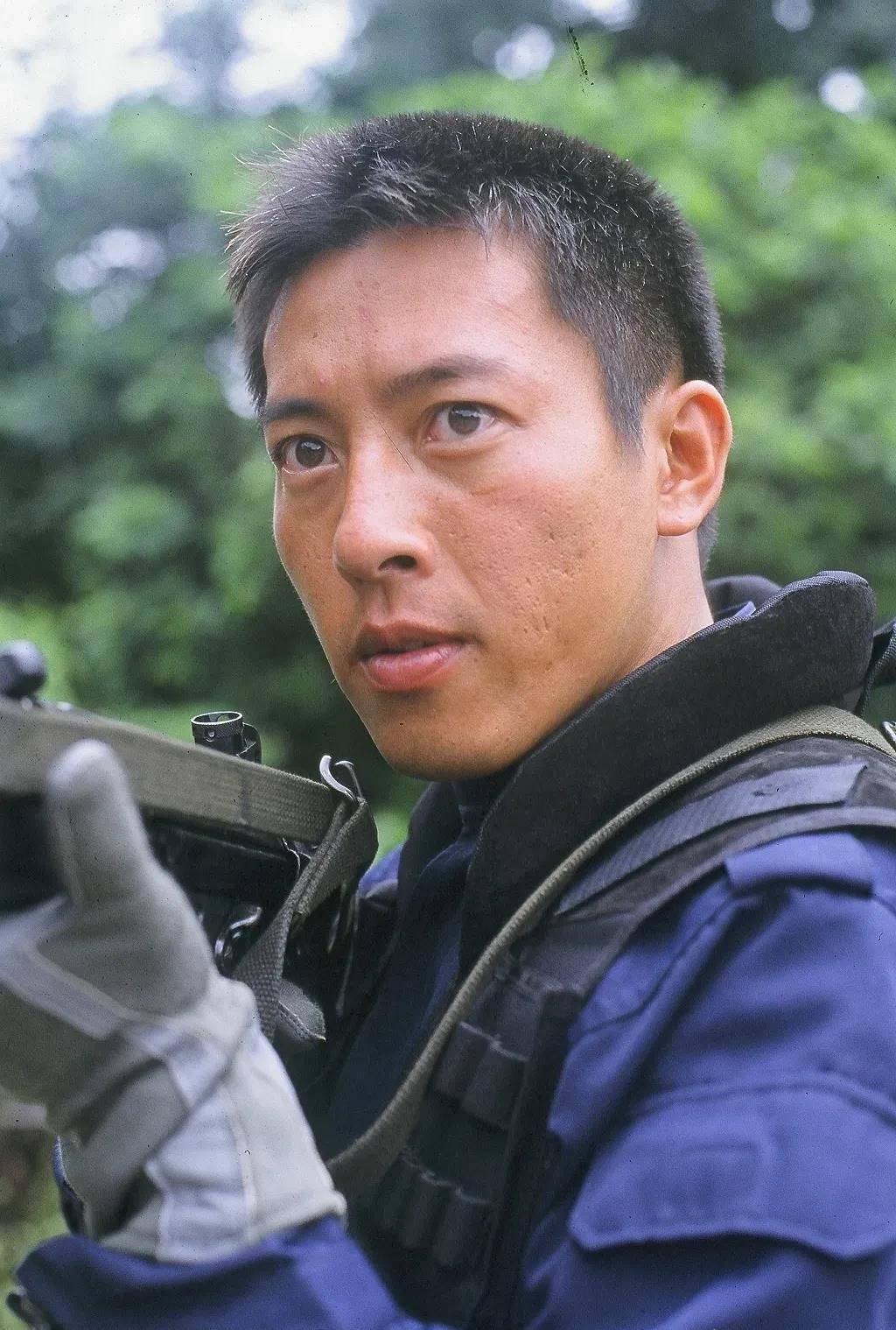 《离岛特警》里的杨家聪《戏王之王》中的宋子祈《银狐》中的宋仕元