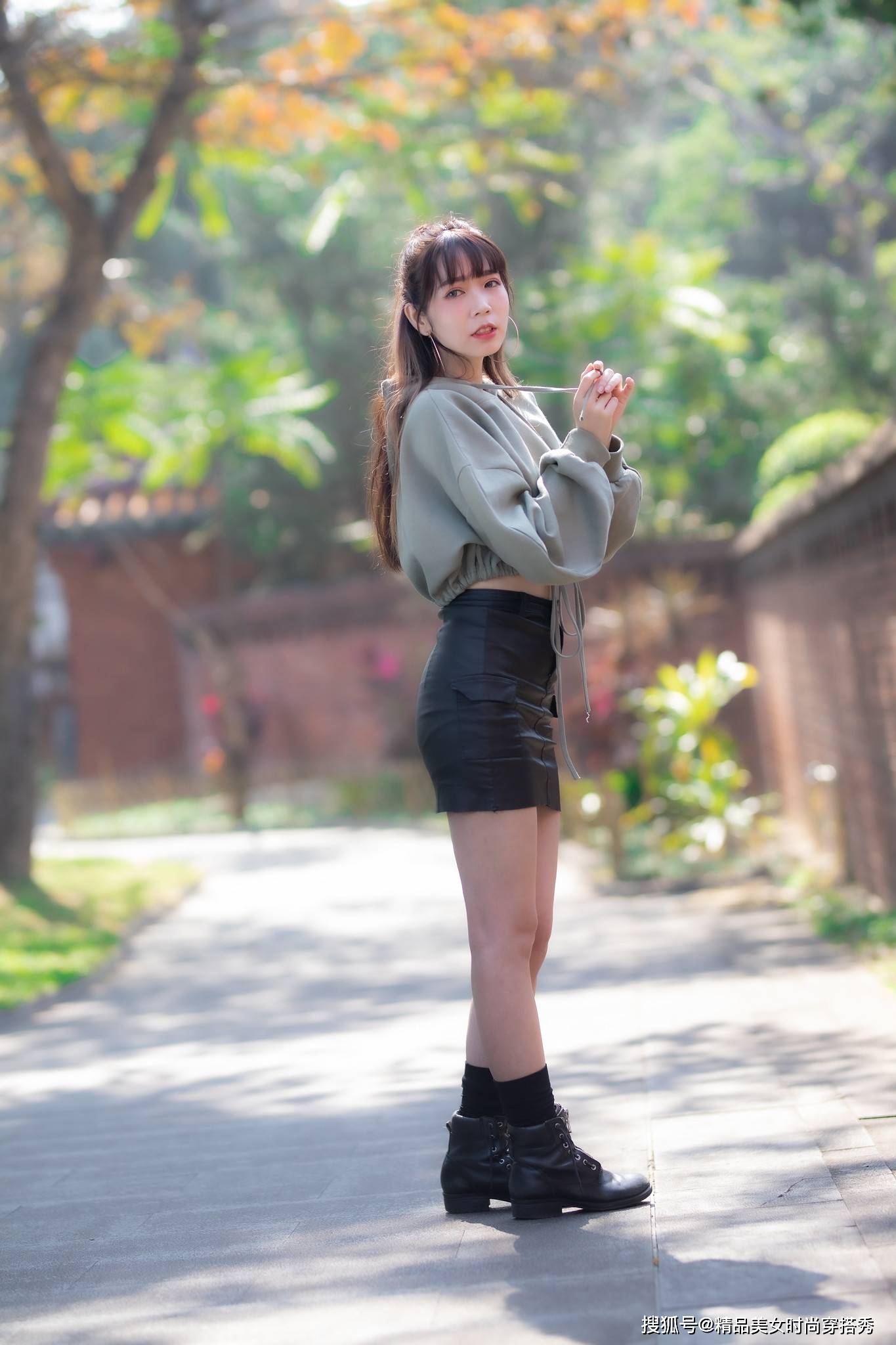 卫衣|初秋季节这么穿，你也能够成为街边那一道不可忽视的魅力焦点哦
