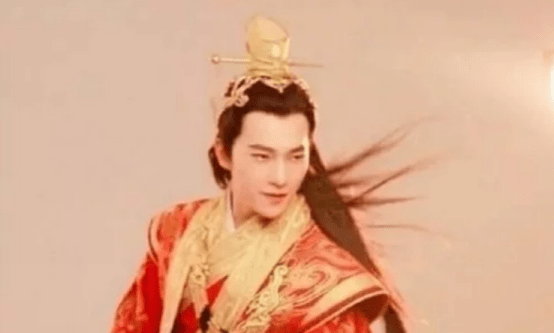 男星|古装红衣美男，龚俊、杨洋、肖战等男星，谁是你心头的朱砂痣？