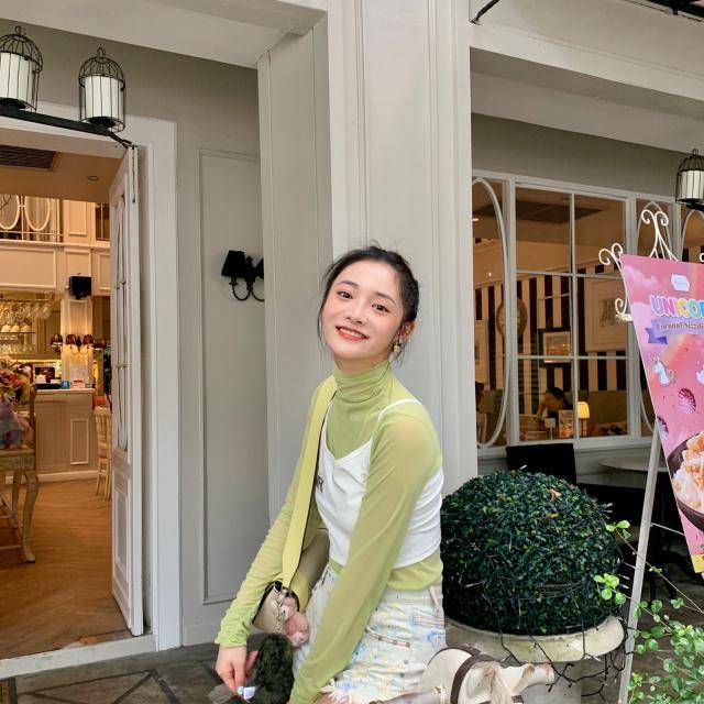 牛油果|今夏这牛油果绿“火”了!减龄显白又清凉,直接美出新高度