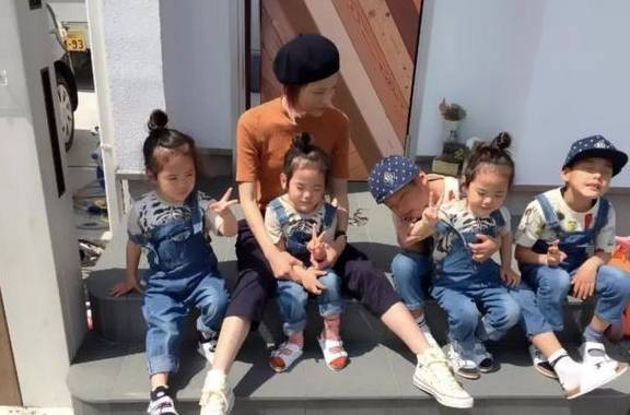 生活|为生女儿有多拼？一胎生2子，二胎生3子，从小就把儿子当成女儿养