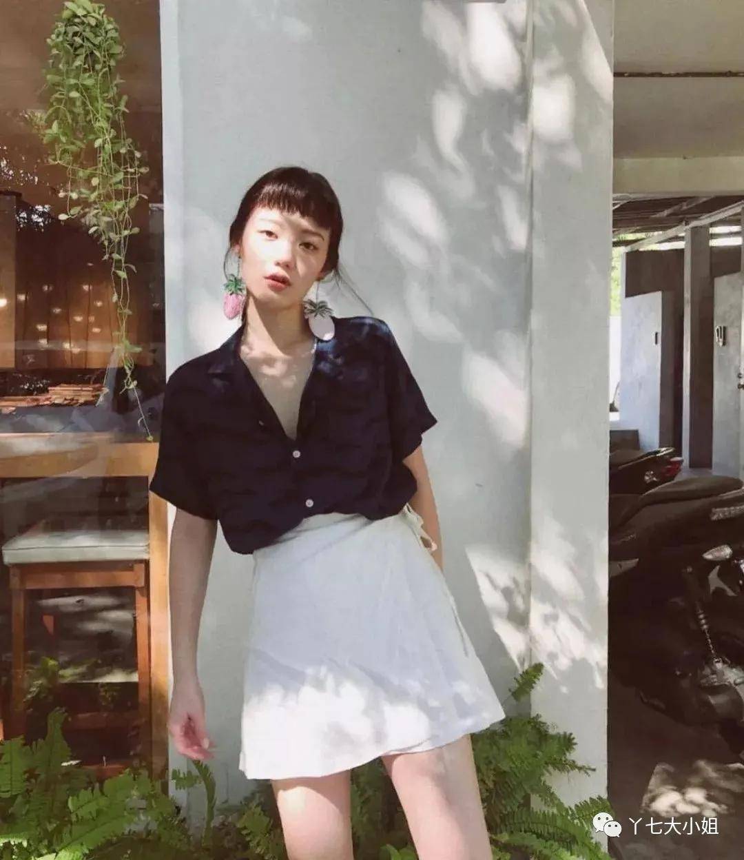 经典|夏季的半裙，搭配这些上装，能美上一整个夏天~