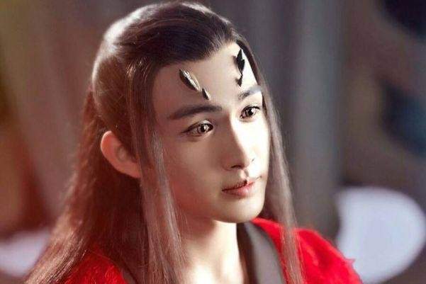男星|古装红衣美男，龚俊、杨洋、肖战等男星，谁是你心头的朱砂痣？
