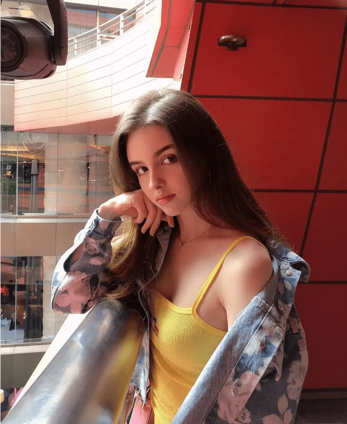 趋势|吊带+外套=最美换季穿搭!