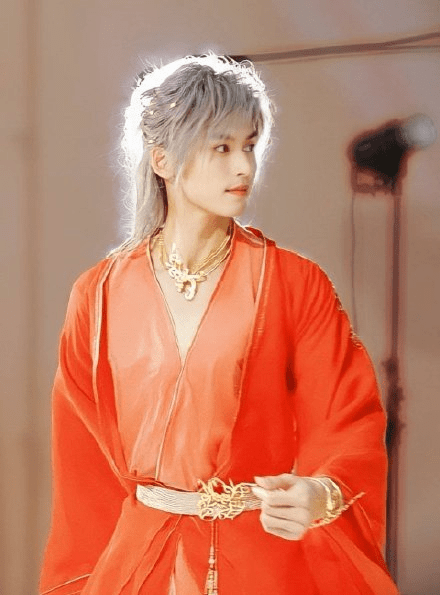 男星|古装红衣美男，龚俊、杨洋、肖战等男星，谁是你心头的朱砂痣？