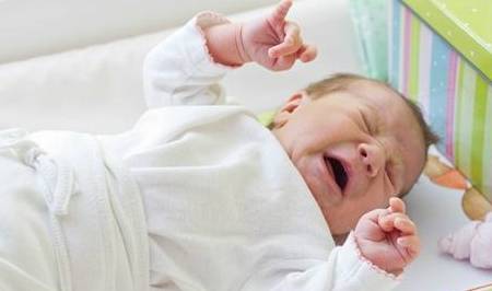 婴儿|新生儿不必寸步不离？侥幸留宝宝独处，发生五种情况没处哭