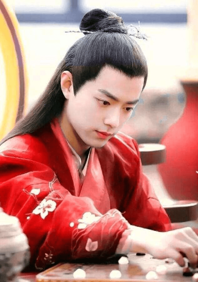 男星|古装红衣美男，龚俊、杨洋、肖战等男星，谁是你心头的朱砂痣？