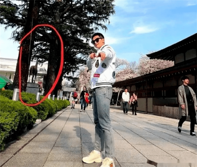 张哲瀚被曝曾去日本靖国神社 品牌方迅速切割 删光有关他的微博 娱乐 中华资讯在线 张哲瀚被曝曾去日本靖国神社 品牌方迅速切割 删光有关他的微博 娱乐 中华资讯在线