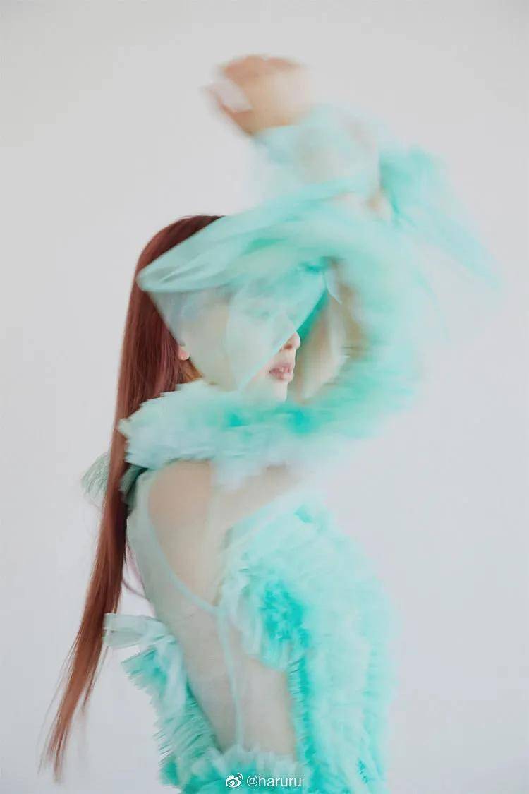 铃木惠|日本女星铃木惠美最新杂志美图！雪肤玉貌太性感靓丽