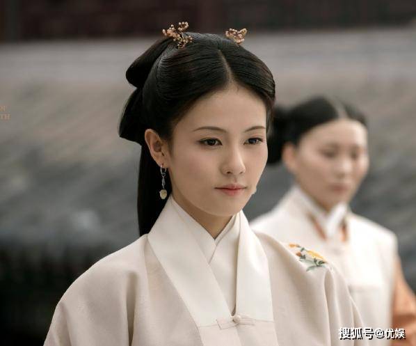 色调|从迷恋“荧光色”到爱上“高级灰”，于正剧的配色究竟经历了啥