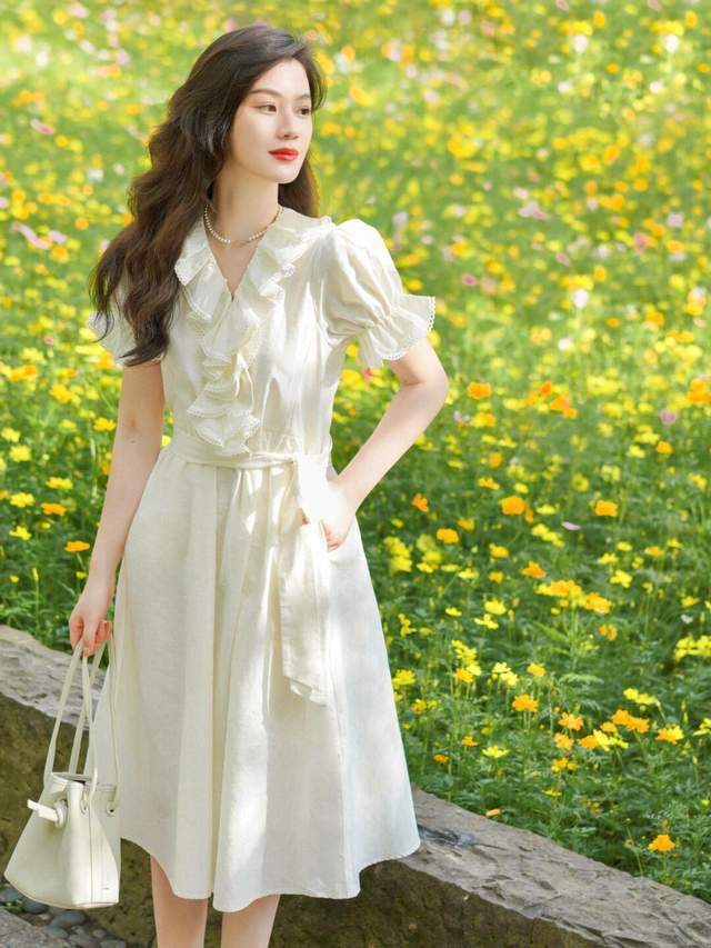 吊带|早秋，这几条连衣裙，小个子女生一定不能错过，穿上成熟又有气质