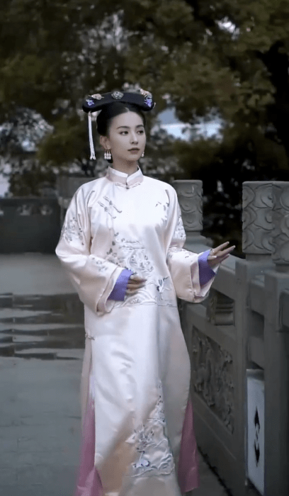 舞蹈|方媛七夕穿古装韵味足，仿若天外飞仙超惊艳，扮相不逊于明星演员