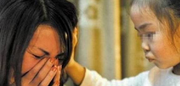 女儿|5岁女儿一直说窗外有人影，妈妈起初不以为然，去医院检查后痛哭