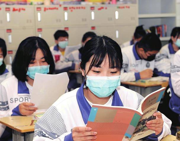 中学生学什么技术 2f6960af36f1442a8039a5609e450237.jpeg
