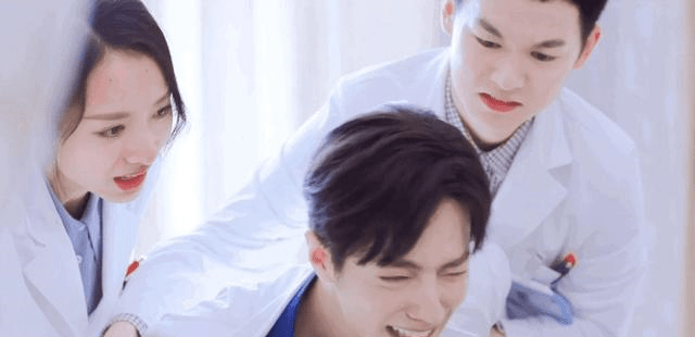 签名|《余生》预告破三亿了！唐茜靖许愿肖战签名，工作室高效率安排