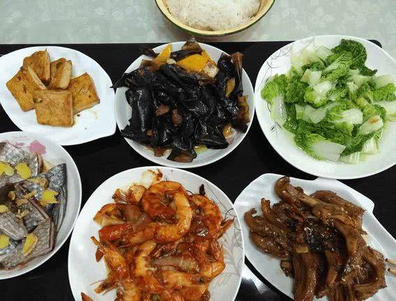 丈母娘|老婆怀二胎，丈母娘来帮忙做饭，这样的伙食，给多少生活费合适？