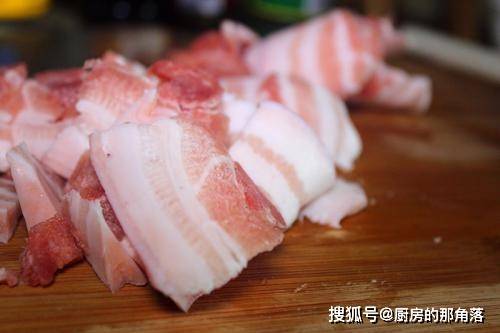 道菜|豆角炒肉，豆角有人焯水有人直接炒？大厨：都不对，难怪不好吃