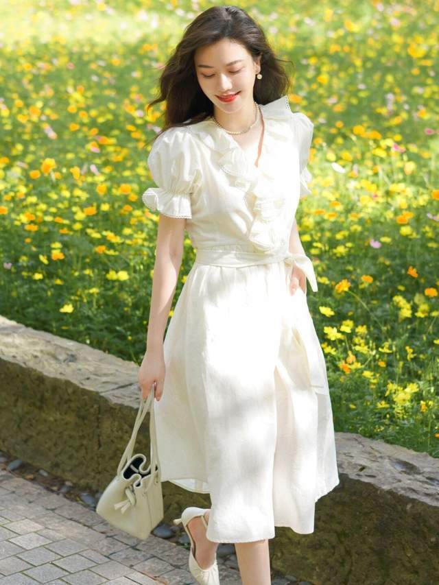 吊带|早秋，这几条连衣裙，小个子女生一定不能错过，穿上成熟又有气质