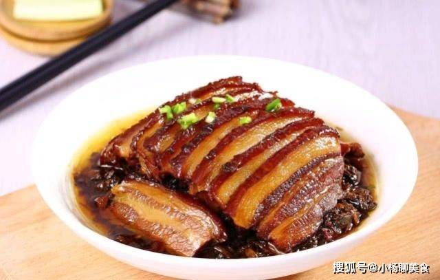 因为|教你自己在家做扣肉，这样做扣肉更入味，肥而不腻，吃起来更香