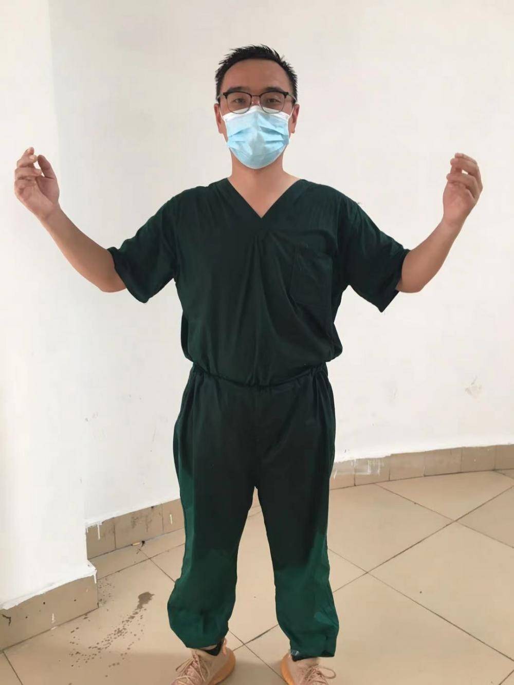 采样|徐州市东方人民医院援扬采样队员中成立党员先锋队——让党旗高扬在抗疫一线