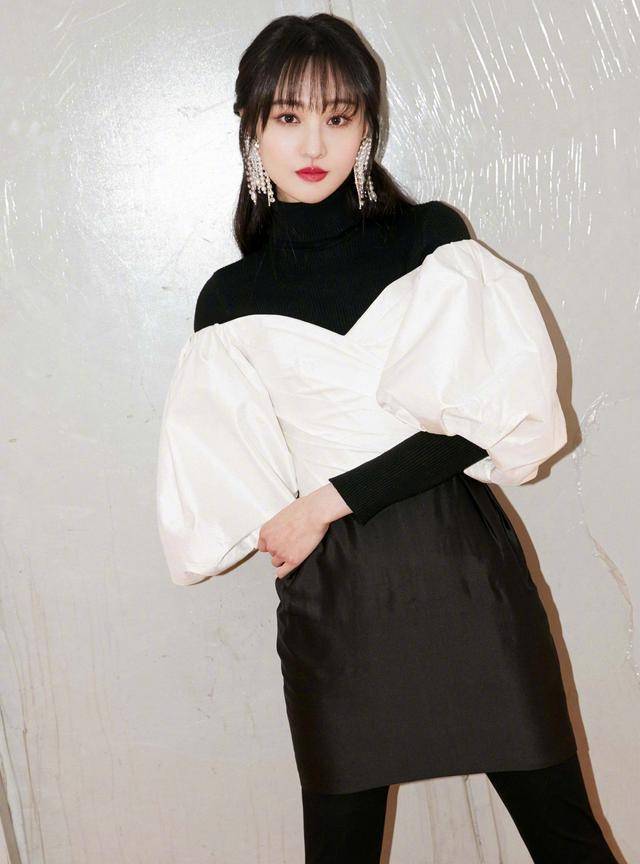 仙女|郑爽穿丝绒裙COS安娜公主,不闭眼吹的话,她还是更适合走仙女风