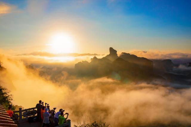 什么时候才能出现云海日出 3d0a82d629da4fc6acbcde1baa96b372.jpeg