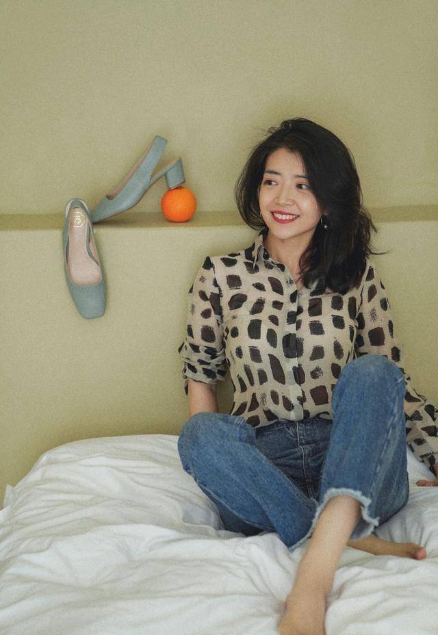 女孩子|夏季衬衫如何搭配呢?三木演绎衬衫穿搭技巧,风格多样照学就够了