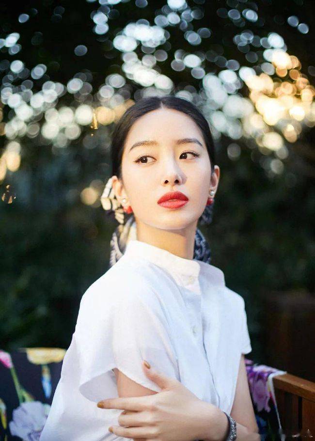 长发|太时尚了,杨采钰的法式穿搭更时髦,这4个技巧快收下!