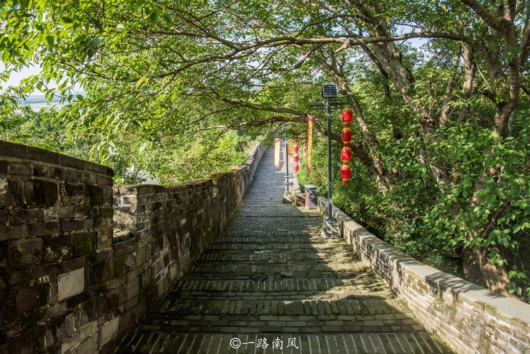 景点|江西冷门景点，登楼可欣赏赣州八景，历史可以追溯到九百多年前