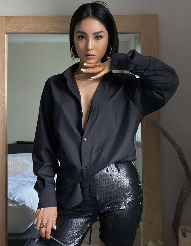 皮筋|周涛都这么时髦了？绿色衬衣配伞裙，马尾用5毛钱皮筋扎出新花样