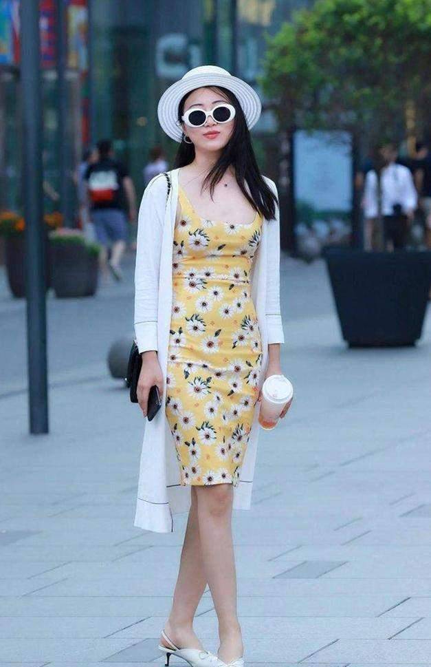 女孩子|针织开衫到底该怎么穿？不想撞衫又想好看，教你这样穿变时髦女孩