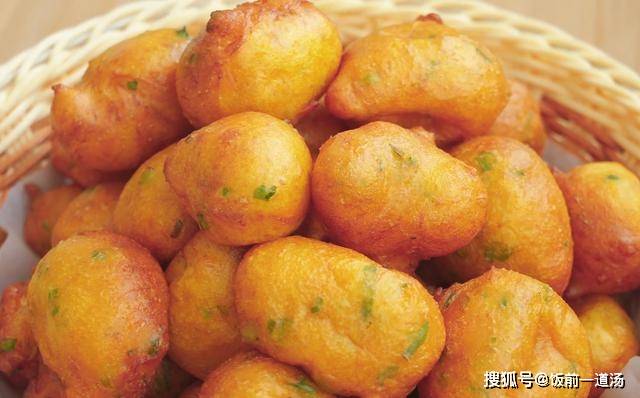 做法|一块南瓜2鸡蛋，筷子搅一搅，8分钟搞定全家人早餐，比油条还香