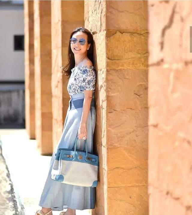 富婆|难怪泰国王后视她“眼中钉”！华裔富婆穿长裙太惊艳，钻戒直晃眼