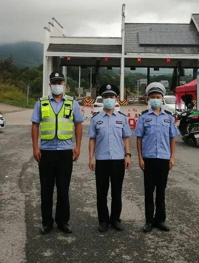 隔离|3位“老民警”的战“疫”故事 | 党旗在防疫一线高高飘扬