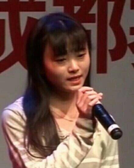 缺陷|鞠婧祎自拍从不露右脸，罕见右脸照曝光，原来是为了遮掩颜值缺陷