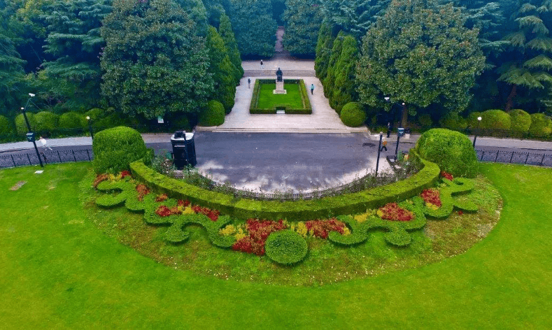 伟人题写的"鲁迅先生之墓"真惊艳,虽少了些奔放,但是更加稳重