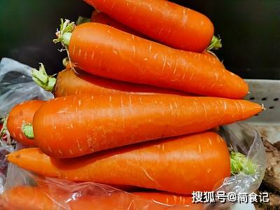 怎么挑选带泥蔬菜 527d8e66a67645a4a057f31335692363.jpeg
